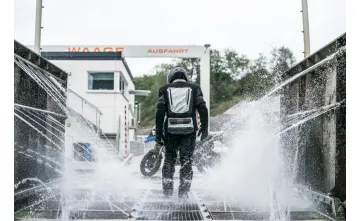 Jak čistit motorkářskou kombinézu nebo koženou a textilní bundu?